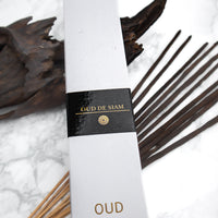 Oud de Siam - Organic Hand-rolled incense sticks coated with oud. Infused with amber & oud. - Box of 10