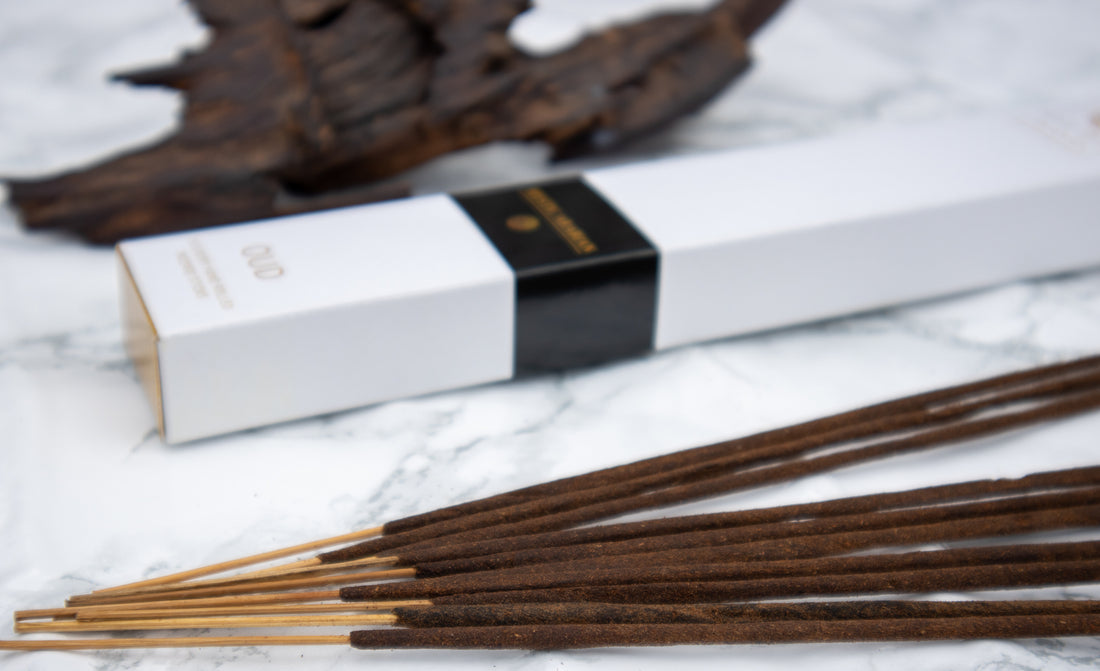 Mystic Arabian - Organic Hand-rolled incense sticks coated with oud & sage dust.  Infused with smokey lavender, citrusy frankincense, patchouli & oud - Box of 10